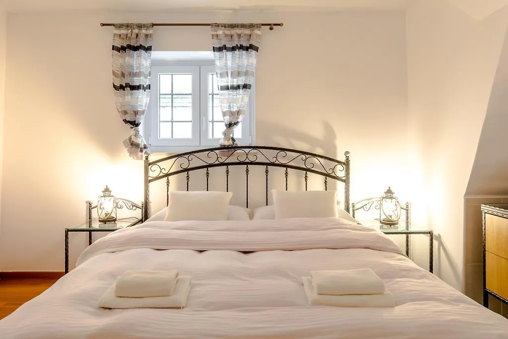 Apartments And Rooms Villa Erede Split