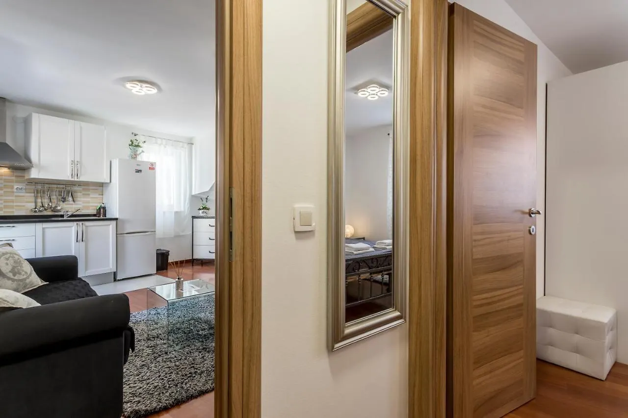 Apartments And Rooms Villa Erede Split