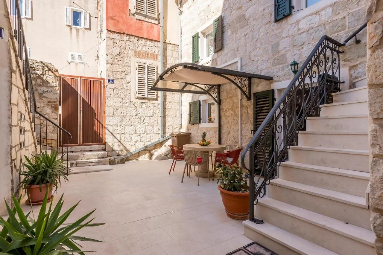 Apartments And Rooms Villa Erede Split