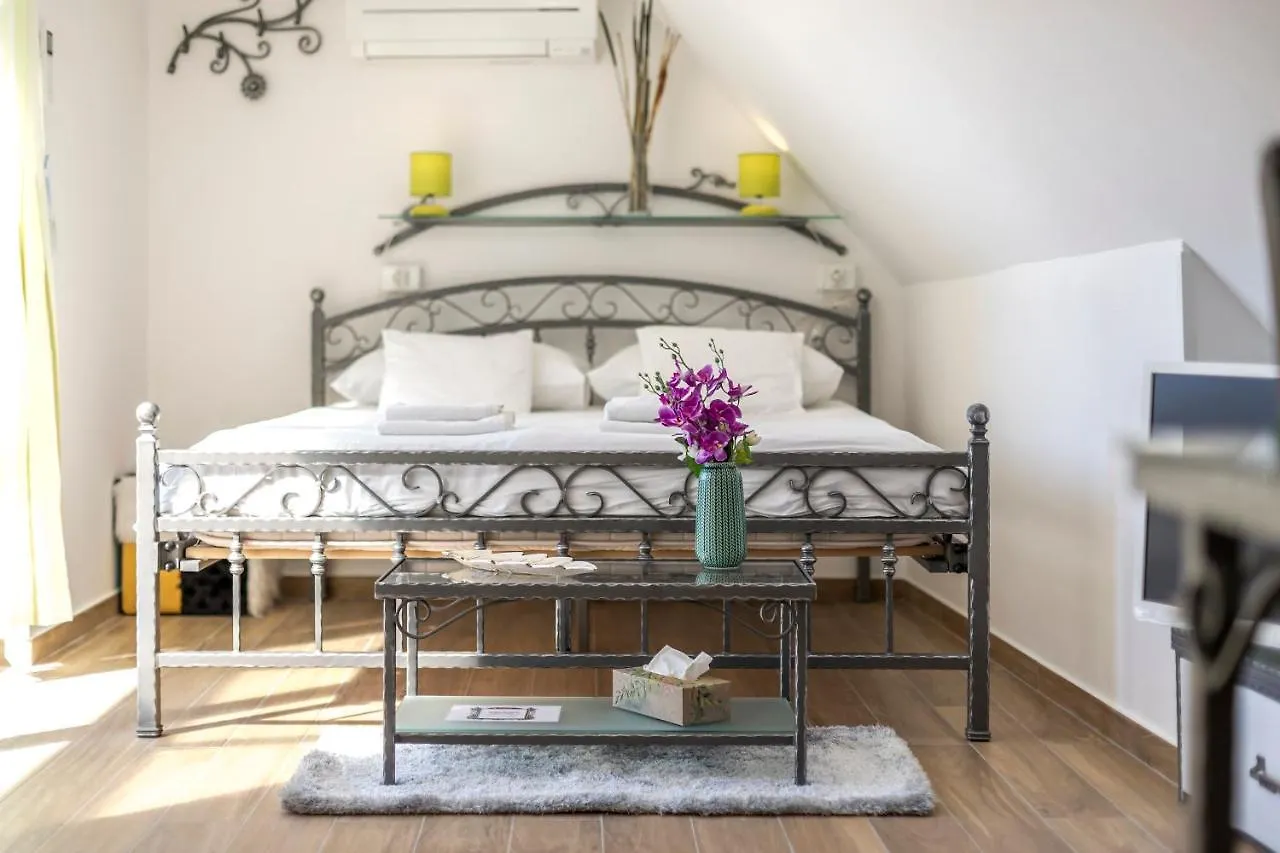 Apartments And Rooms Villa Erede Split