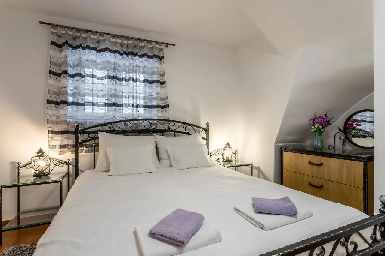 Apartments And Rooms Villa Erede Split