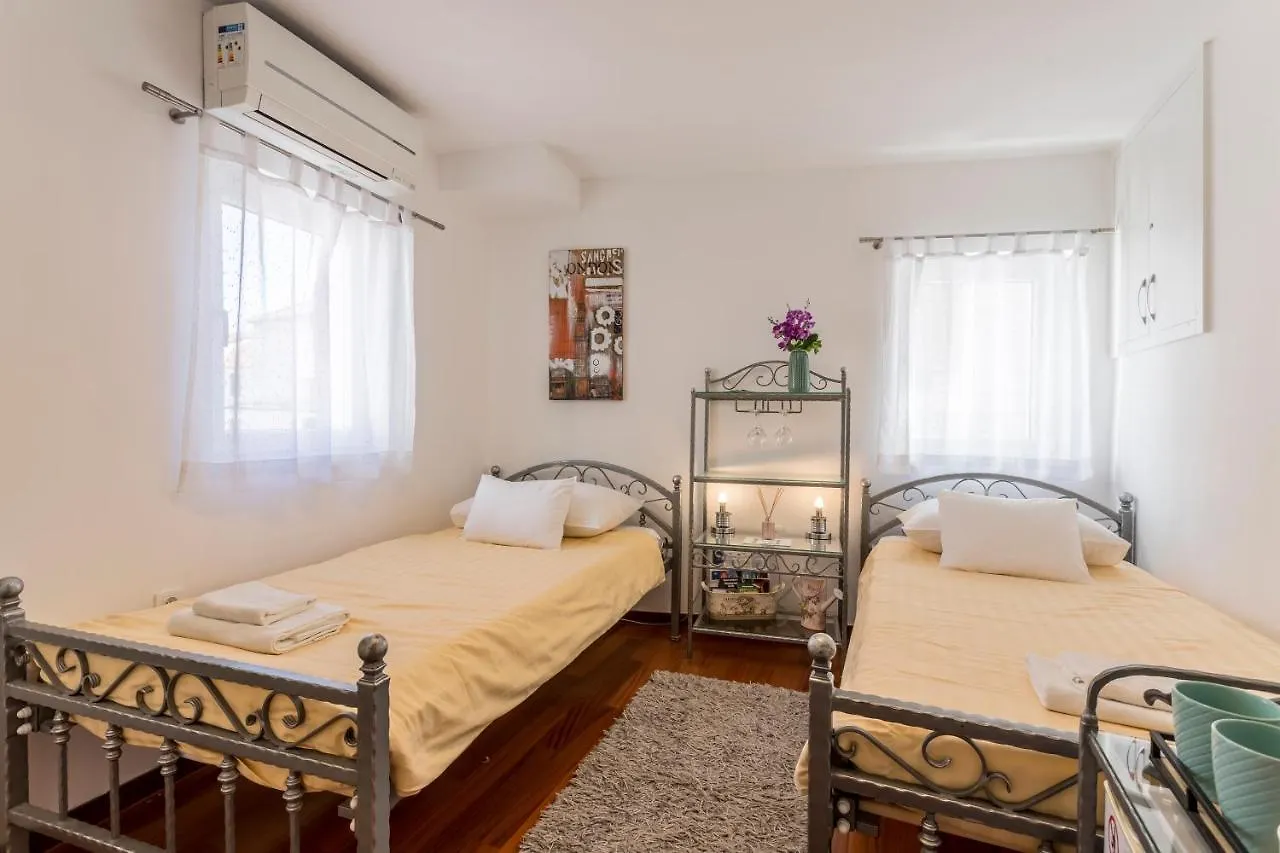 Apartments And Rooms Villa Erede Split